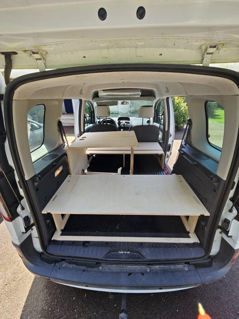 Kit van aménagé kangoo 2 en position table interieure